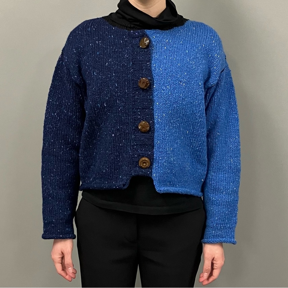 Lynne McNulty Vintage 90’s knit sweater with buttons